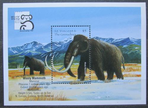 Poštová známka Svätý Vincent 1999 Mamuti Mi# Block 481
