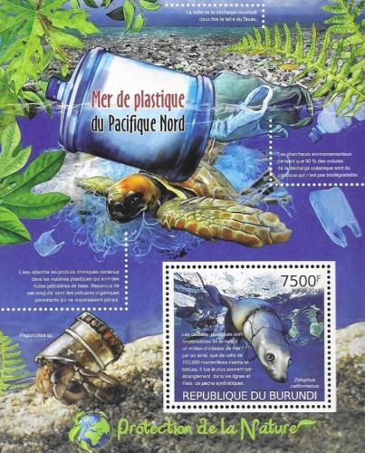 Poštová známka Burundi 2012 Fauna ohrožena plastickým odpadem Mi# Block 242 Kat 9€