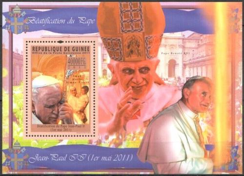 Poštová známka Guinea 2011 Papež Jan Pavel II. Mi# Block 1955 Kat 16€