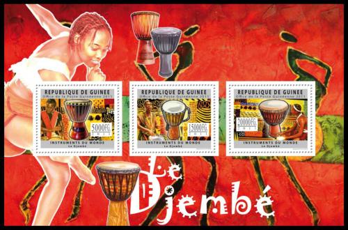 Poštové známky Guinea 2011 Hudební nástroj Djembé Mi# 8915-17 Kat 16€