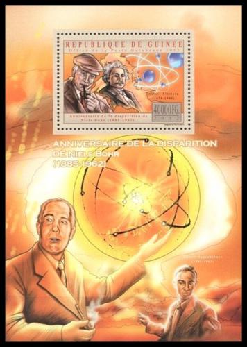 Poštová známka Guinea 2012 Niels Bohr, fyzik Mi# Block 2137 Kat 16€