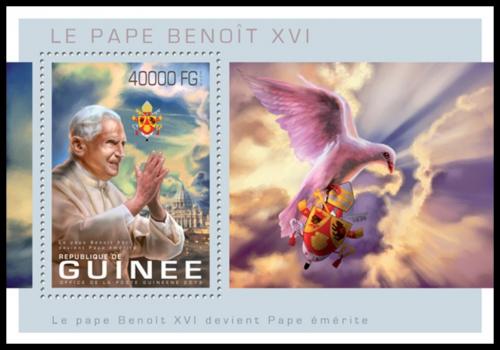Potov znmka Guinea 2013 Pape Benedikt XVI. Mi# Block 2260 Kat 16