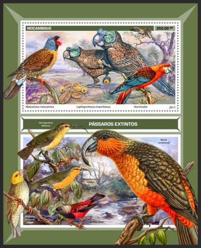 Poštovní známka Mosambik 2017 Ptáci Mi# Block 1255 Kat 20€