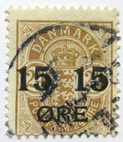 Poštová známka Dánsko 1904 Erb pretlaè Mi# 41