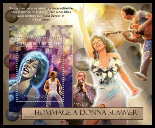 Poštová známka Guinea 2012 Donna Summer, zpìvaèka Mi# Block 2130 Kat 16€