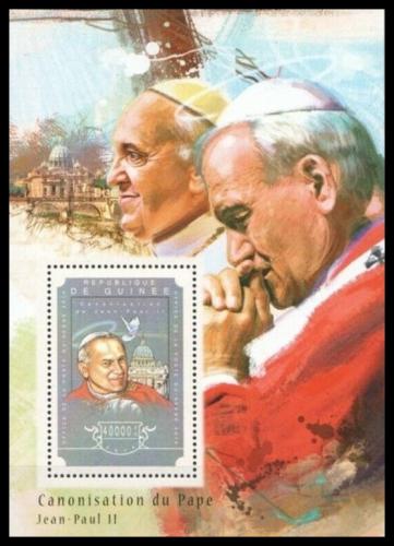 Poštová známka Guinea 2014 Papež Jan Pavel II. Mi# Block 2464 Kat 16€