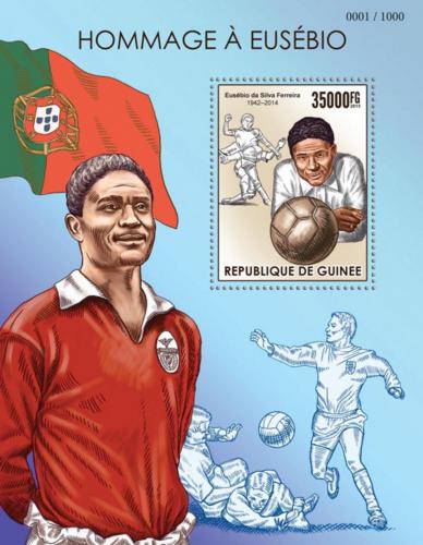 Poštová známka Guinea 2015 Eusébio, legendární futbalista Mi# Block 2571 Kat 14€