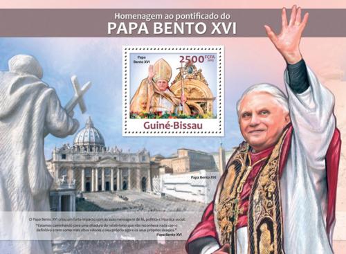 Poštová známka Guinea-Bissau 2013 Papež Benedikt Mi# Block 1151 Kat 10€