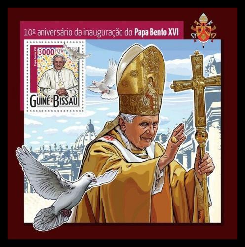 Poštová známka Guinea-Bissau 2015 Papež Benedikt XVI. Mi# Block 1394 Kat 12€
