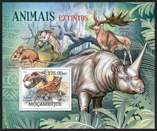 Poštová známka Mozambik 2012 Vyhynulá fauna Mi# Block 634 Kat 10€
