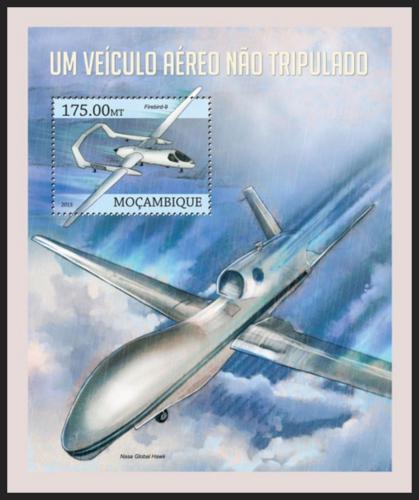 Poštová známka Mozambik 2013 Bezpilotní letadla Mi# Block 762 Kat 10€