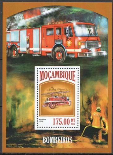 Poštová známka Mozambik 2013 Hasièská autá Mi# Mi# Block 818 Kat 10€