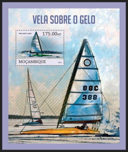Poštová známka Mozambik 2013 Plachetnice Mi# Block 743 Kat 10€