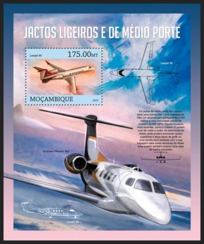 Poštová známka Mozambik 2013 Proudové letouny Mi# Block 759 Kat 10€
