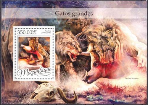 Poštová známka Mozambik 2016 Maèkovité šelmy Mi# Block 1159 Kat 20€