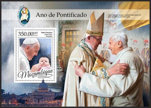 Poštová známka Mozambik 2016 Papež František Mi# Block 1182 Kat 20€