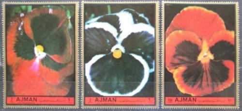 Poštové známky Adžmán 1972 Kvety Mi# 2130-32 Kat 3.50€