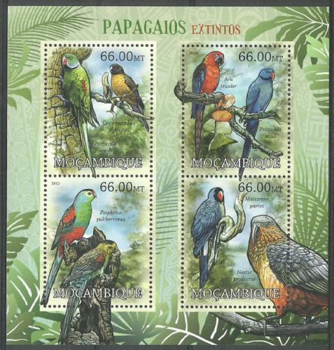Poštové známky Mozambik 2012 Vyhynulí papagáje Mi# 5846-49 Kat 15€