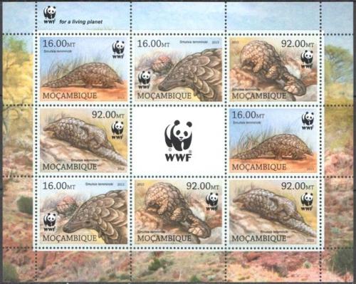 Poštovní známky Mosambik 2013 Šupinavec savanový, WWF Mi# 6429-32 Bogen Kat 26€