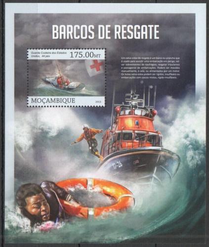 Poštové známky Mozambik 2013 Záchranáøské lode Mi# Block 744 Kat 10€
